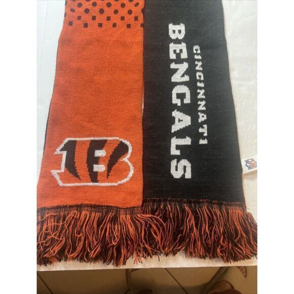Cincinnati Bengals Football NFL Full Color Logo Scarf Officially Licensed - Picture 2 of 4